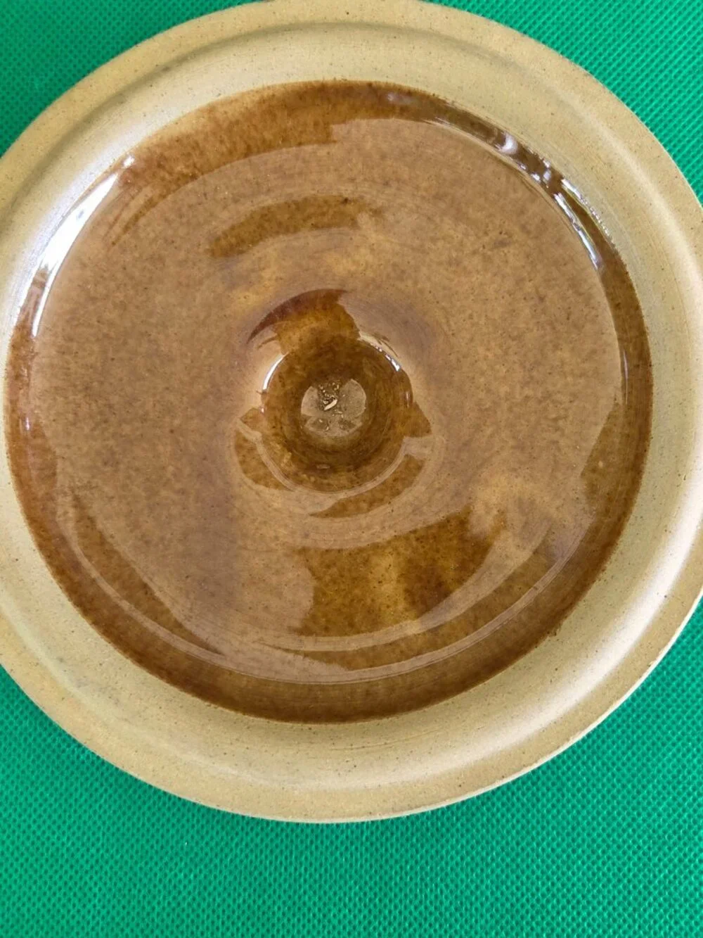 USA Pottery Brown Bean Pot with Lid Hand Painted 6 Inches Tall No Chips/Cracks
